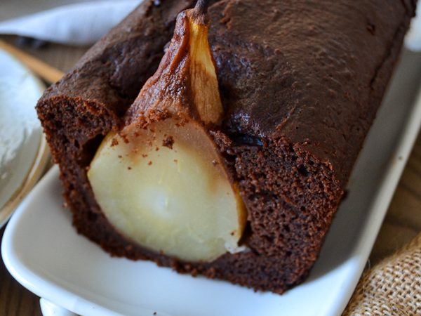 BIZCOCHO DE CHOCOLATE ULTRA ESPONJOSO CON PERA
