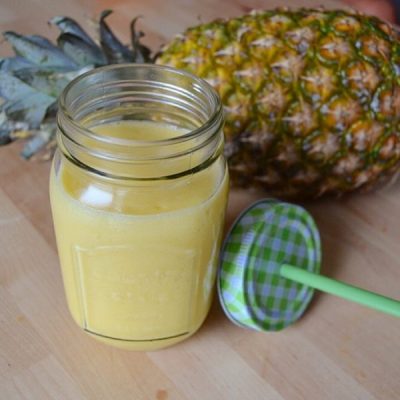 BATIDO DE PIÑA, COCO Y MANGO