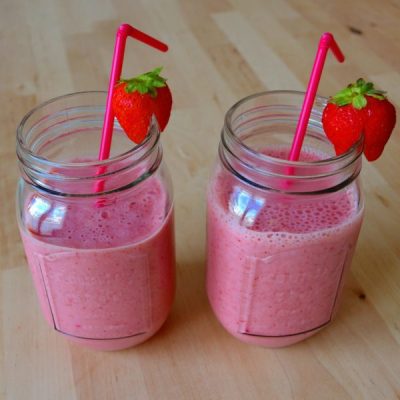 BATIDO DE PLÁTANO Y FRESAS