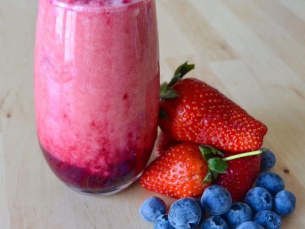 BATIDO DE FRUTOS ROJOS