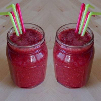 Batido-de-granada-y-frambuesas