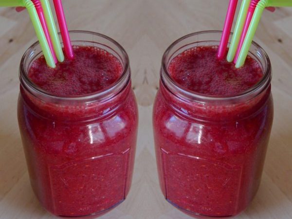 BATIDO DE GRANADA Y FRAMBUESAS