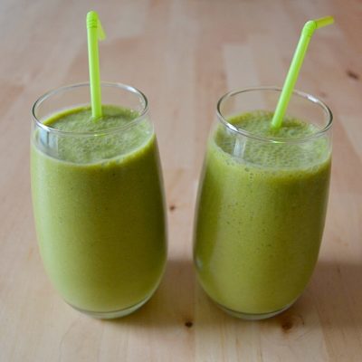Batido-matcha-plátano-y-piña