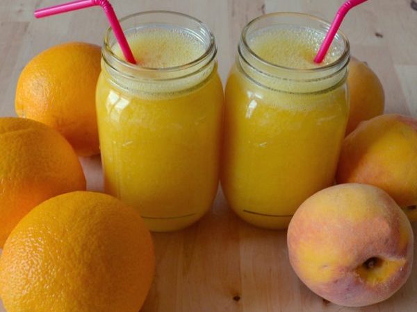 BATIDO DE NARANJA, MELOCOTÓN Y ALOE VERA