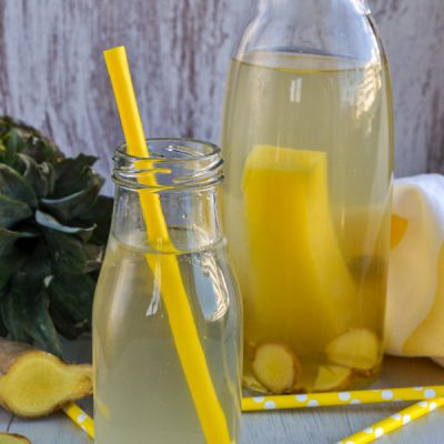 BEBIDA DE PIÑA Y JENGIBRE