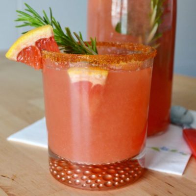 BEBIDA DE POMELO Y ROMERO