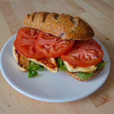 Bocadillo-de-pollo-y-aceitunas