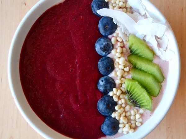 BOWL DE AVENA CON MERMELADA DE FRUTOS ROJOS