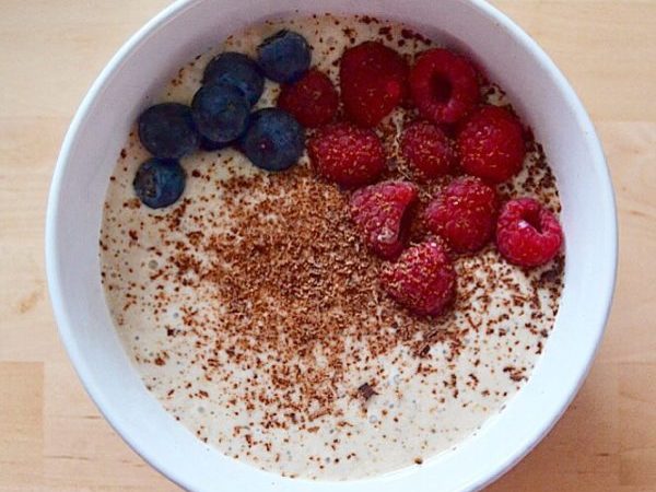 BOWL DE AVENA CON FRUTOS ROJOS