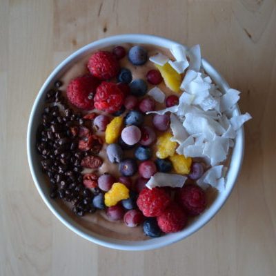 BOWL DE MANGO, FRESAS Y AVENA