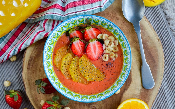 BOWL DE NARANJA Y FRESAS