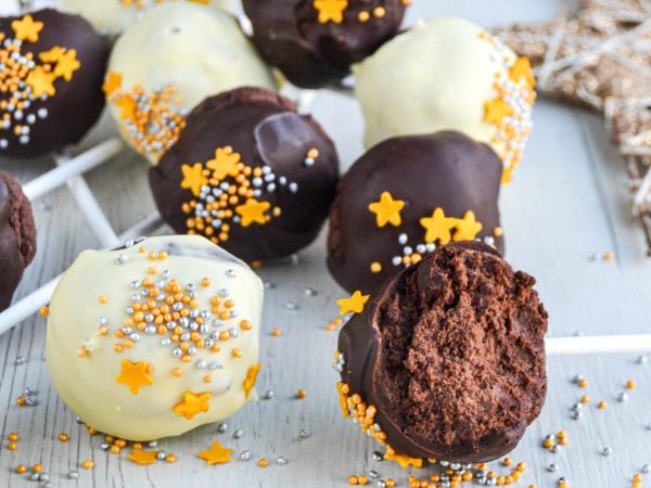 CAKE POPS