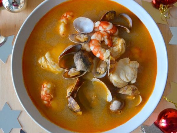 CONSOMÉ DE RAPE, ALMEJAS Y LANGOSTINOS