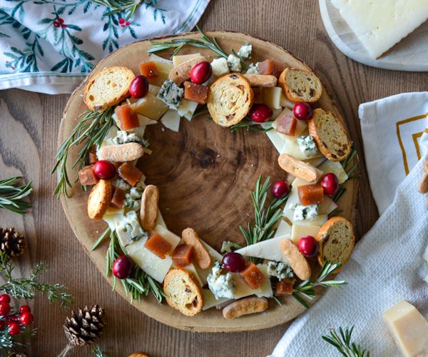 Corona-de-quesos-navideña