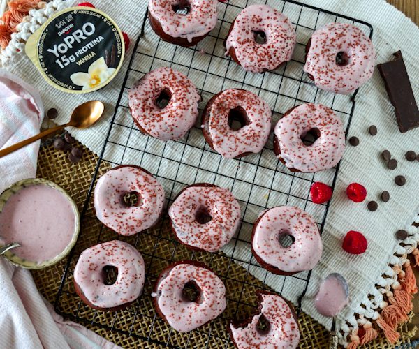 Donuts-proteicos-de-vainilla-y-chocolate