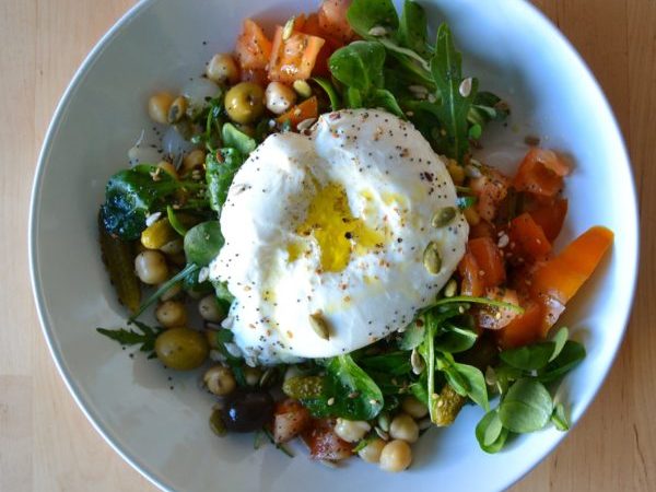 ENSALADA CON BURRATA