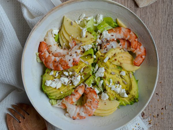 ENSALADA DE LANGOSTINOS Y MANZANA CON SALSA ROSA PICANTE