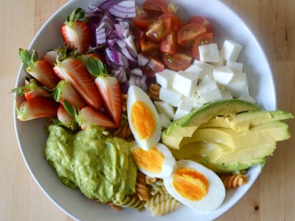 ENSALADA DE PASTA CON SALSA DE AGUACATE