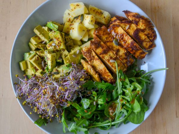 ENSALADA DE POLLO ESPECIADO