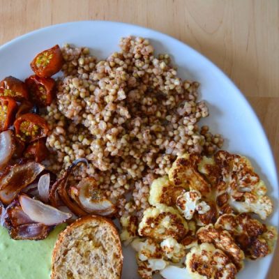 Ensalada-de-trigo-sarraceno-con-salsa-de-menta