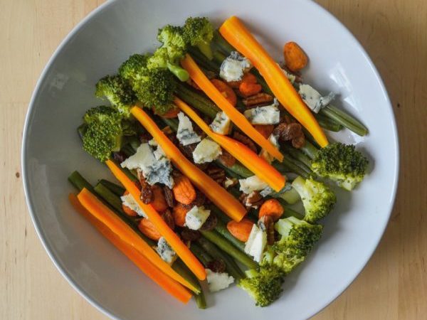 ENSALADA DE VEGETALES Y QUESO