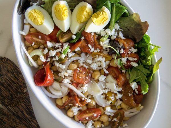 ENSALADA RÁPIDA CON CONSERVAS
