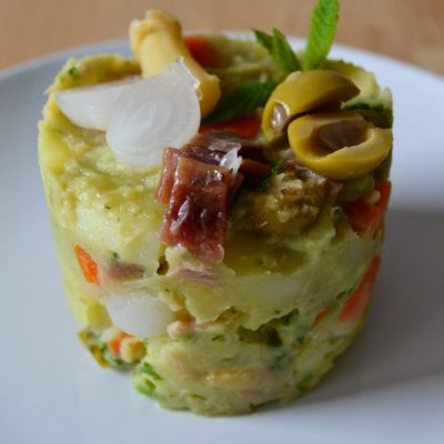 Ensaladilla-rusa-de-aguacate