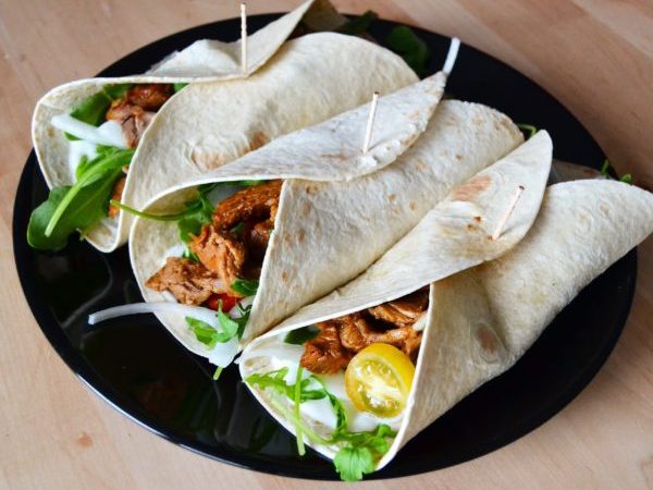 FAJITAS DE CORDERO CON SALSA DE MENTA
