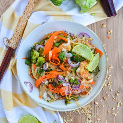 Fideos-de-arroz-con-langostinos-y-verduras
