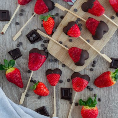 FRESAS CORAZON CON CHOCOLATE