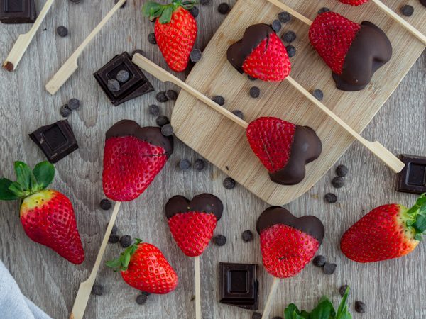 FRESAS CORAZON CON CHOCOLATE
