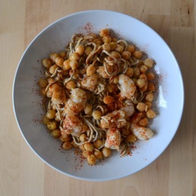 Garbanzos-con-gulas-y-langostinos