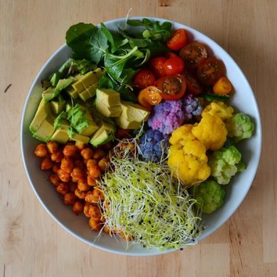 Garbanzos-especiados-con-coliflor-tricolor