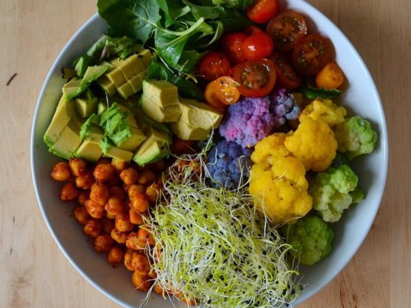 GARBANZOS ESPECIADOS CON COLIFLOR TRICOLOR