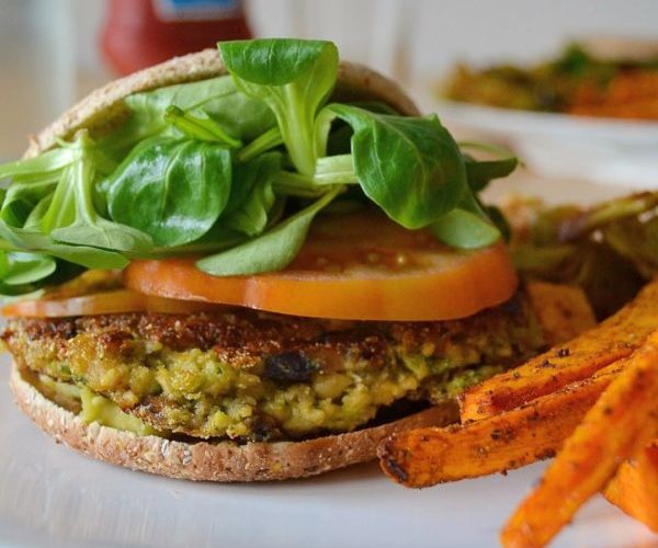 Hamburguesa-de-brócoli-garbanzos-y-champiñones