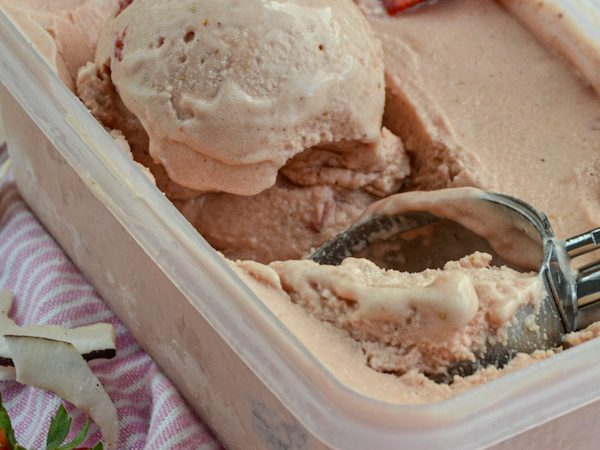 HELADO DE FRESA Y COCO