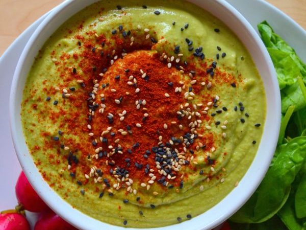 HUMMUS DE ESPINACAS Y RABANITOS