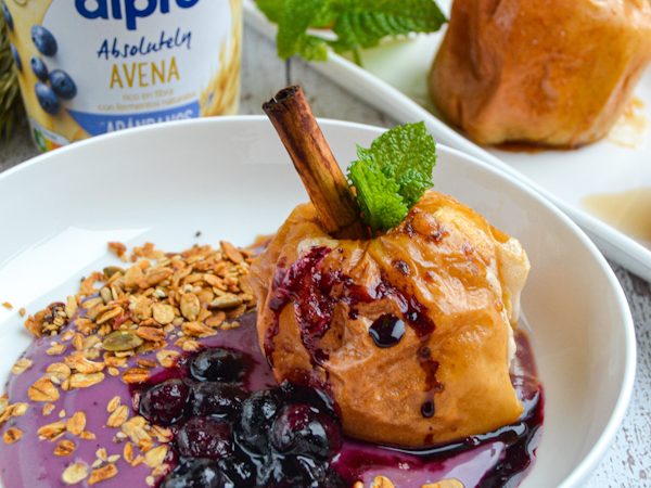 MANZANAS ASADAS CON YOGUR DE AVENA