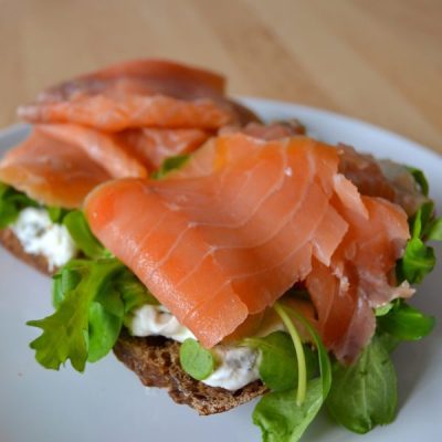 Montadito-de-Salmón