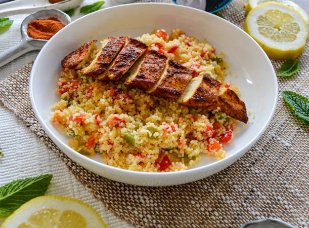 POLLO CON CUSCÚS Y SALSA DE HIERBABUENA