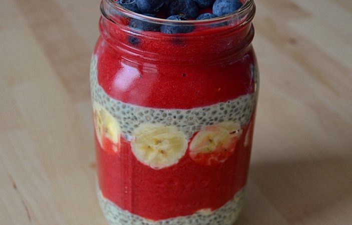 PUDDING DE CHÍA CON BATIDO DE FRAMBUESAS