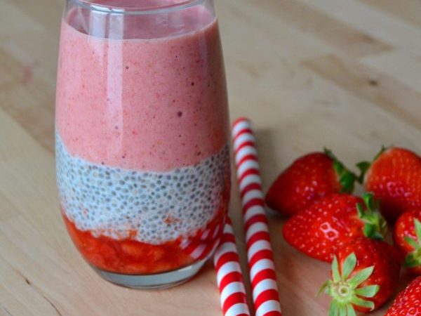 PUDDING DE CHÍA CON FRESAS EN TEXTURAS