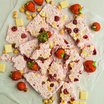 Snack-frutos-rojos-y-yogur