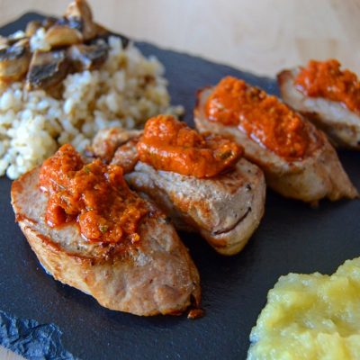 Solomillo-con-pesto-rojo-y-compota