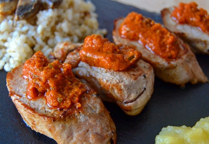 Solomillo-con-pesto-rojo-y-compota