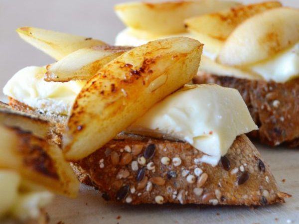 TOSTA DE BRIE Y PERA