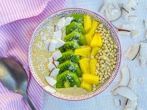BOWL DE PIÑA, KIWI Y COCO